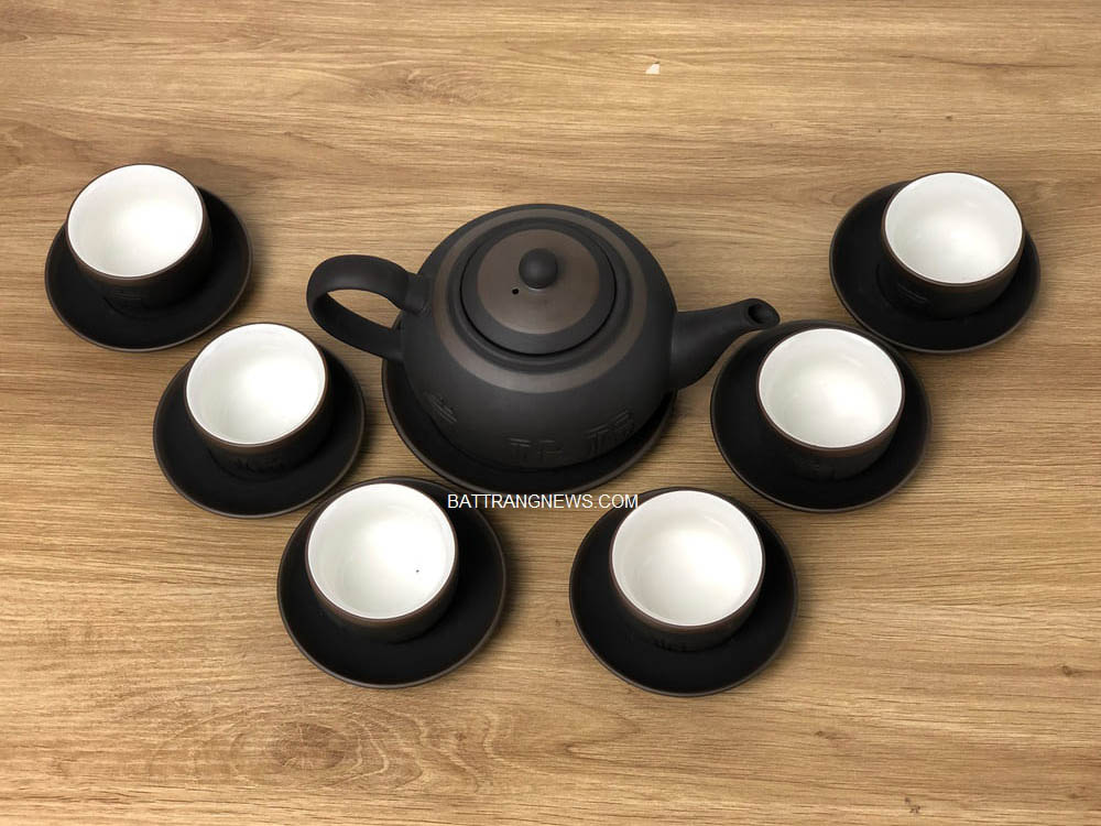 Bộ ấm chén tử sa Bát Tràng dáng tống men đen kẻ chỉ 3